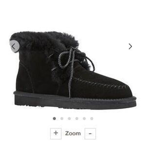 Lamo Black Suede Shearling Ankle Bootie Sz 9. WRB1552